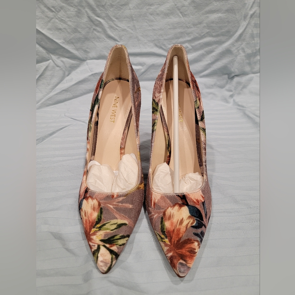 Nine West Tatiana Floral Pumps - Size 9